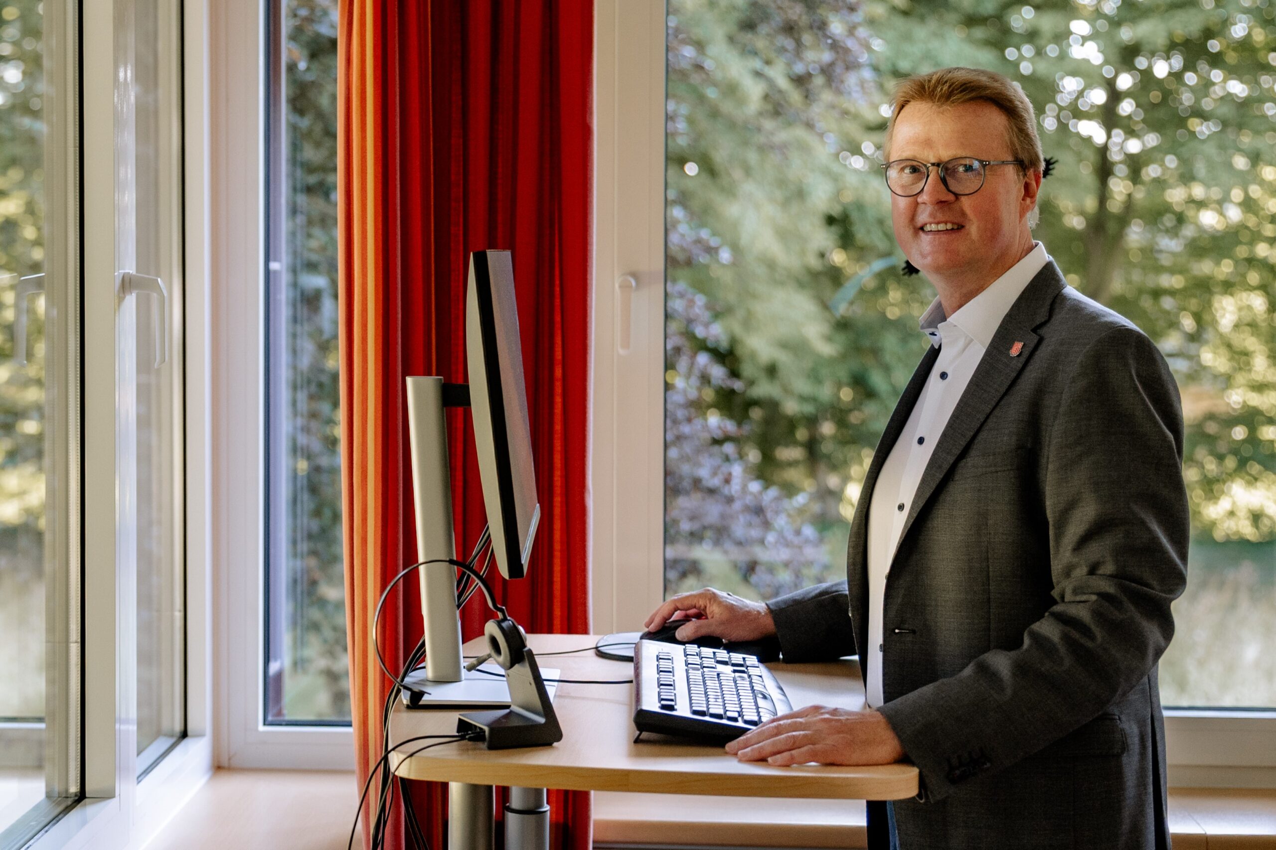 Dirk Speckmann bei der Arbeit im Büro